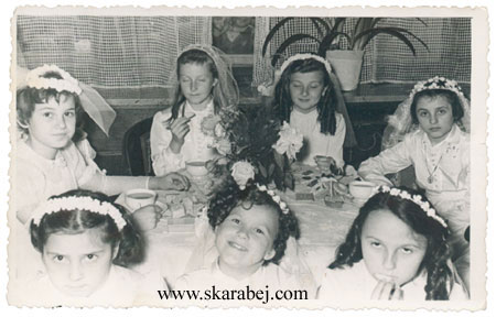 Skarabej - at the table