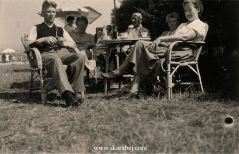 Skarabej - at the table