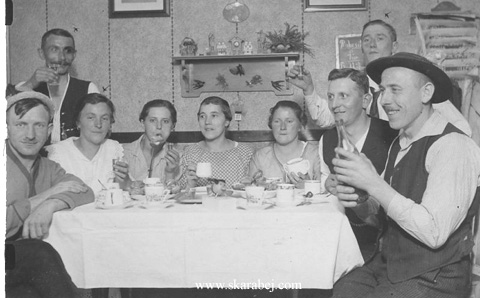 Skarabej - at the table