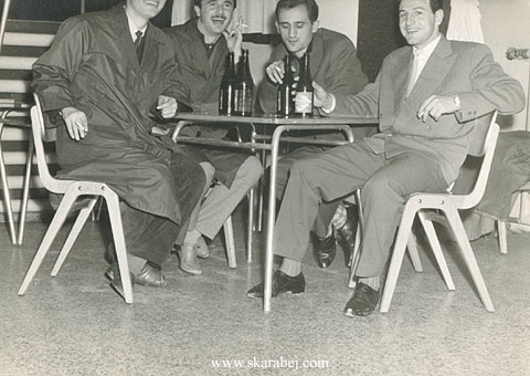 Skarabej - at the table