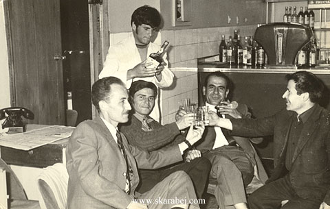 Skarabej - at the table