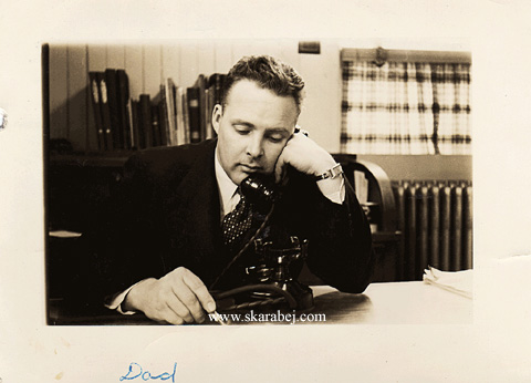 Skarabej - at the table