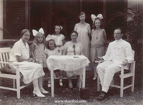 Skarabej - at the table