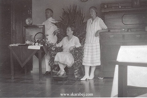 Skarabej - at the table