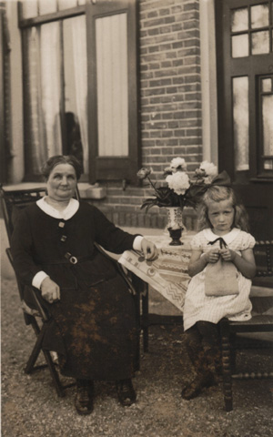 Skarabej - at the table